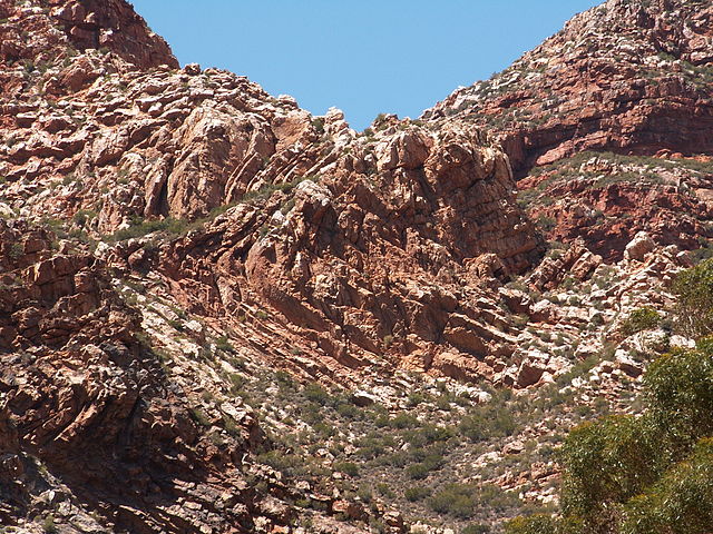 Folded rock formations of the Swartberg Photo: Winfried Bruenken (Amrum)